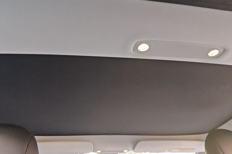 Tesla Model 3 2020 car image #18