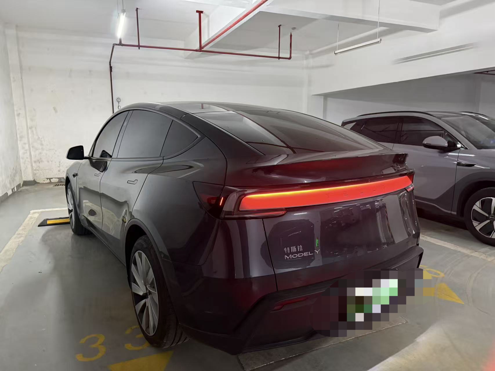 Tesla Model Y 2025 imagen de coche #5