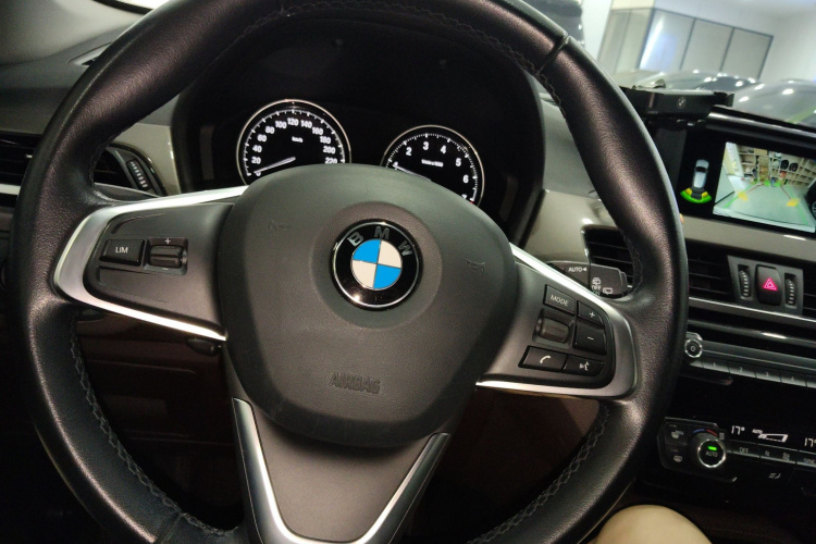 BMW X1 2019 car image #16