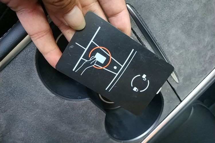 Tesla Model 3 2022 car image #14