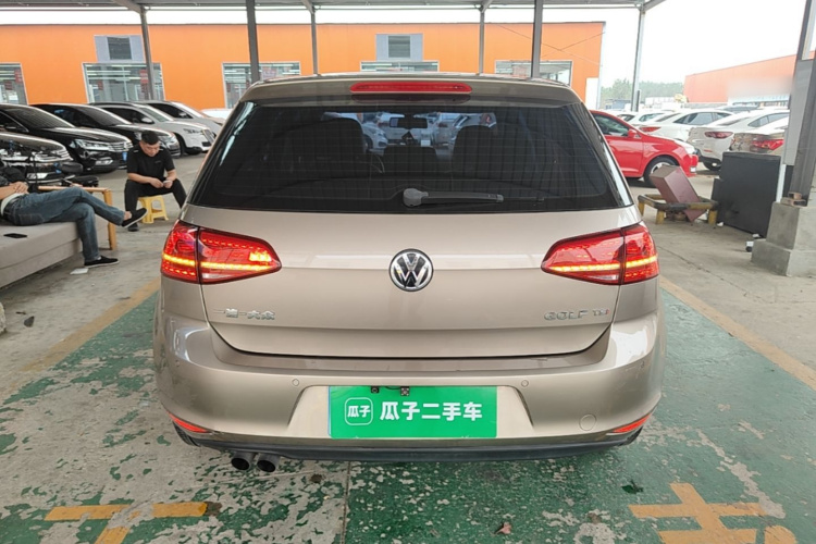 Volkswagen Golf 2014 car image #6