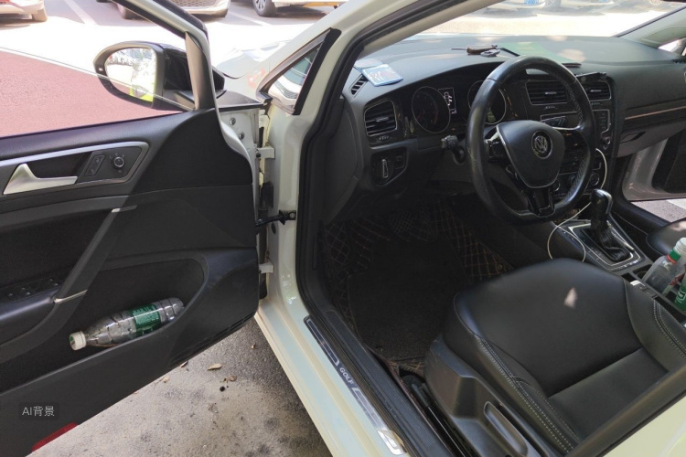 Volkswagen Golf 2017 car image #18