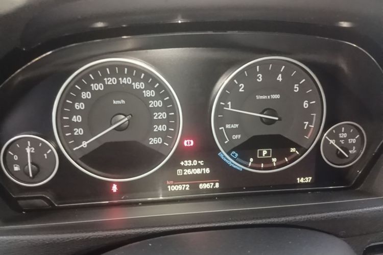 BMW 3 Series 2018 car image #20