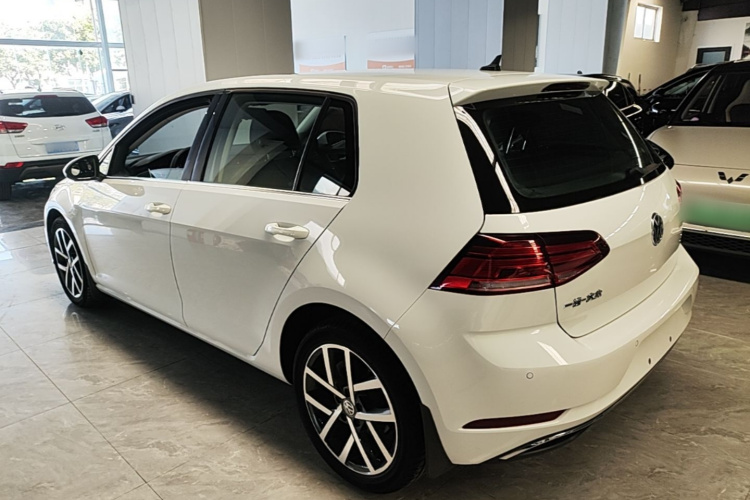 Volkswagen Golf 2020 immagine di auto #5