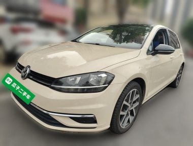 Volkswagen Golf 2018 Volkswagen Golf 2018 صورة سيارة