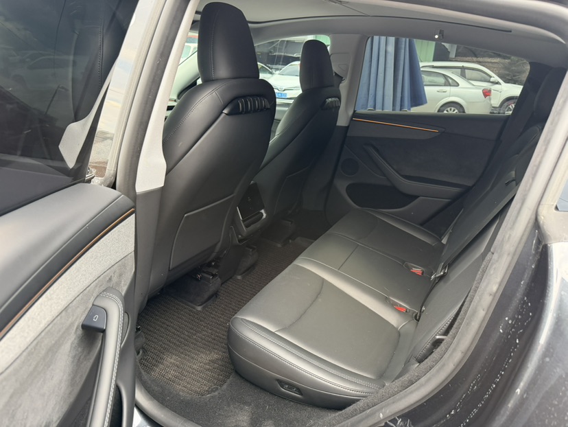 Tesla Model Y 2025 #6 Tesla Model Y 2025 car image #6
