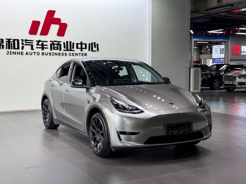 Tesla Model Y 2024 #3 Tesla Model Y 2024 car image #3