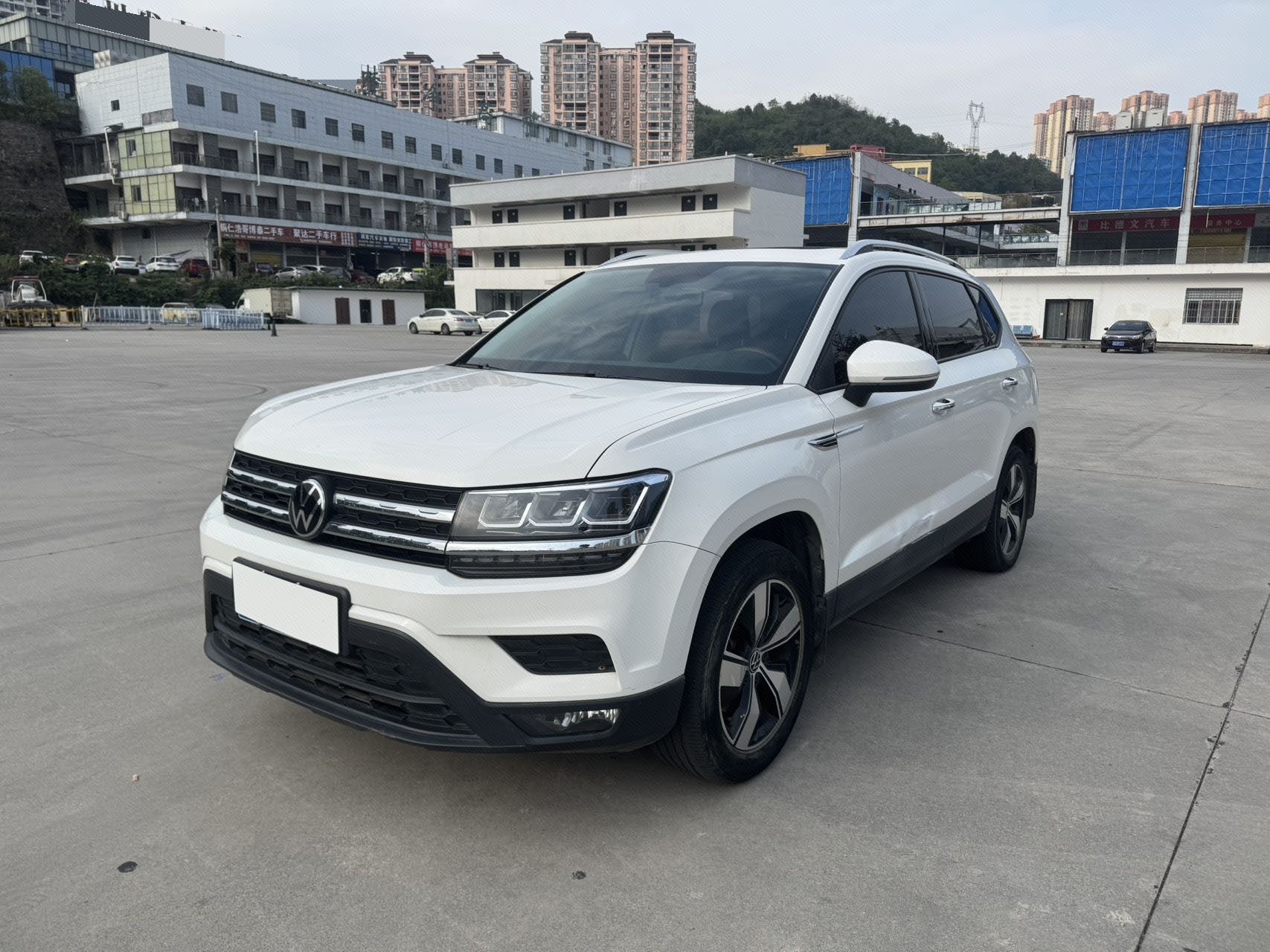2023 immagine di auto 