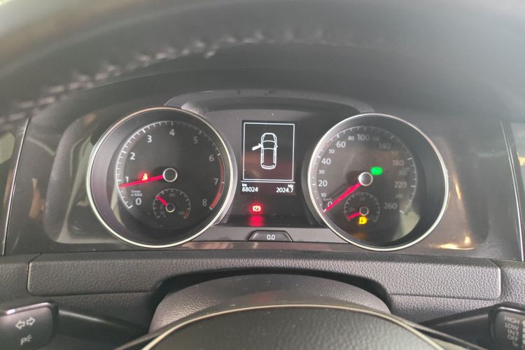 Volkswagen Golf 2018 imagem de carro #12