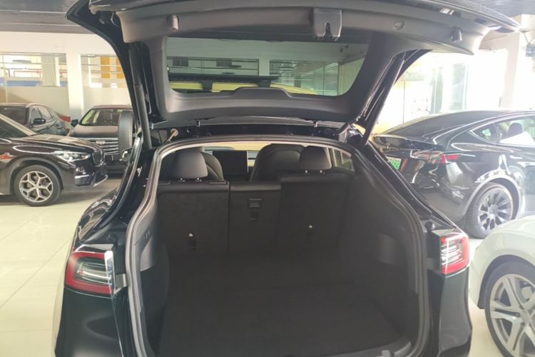 Tesla Model Y 2023 #19 Tesla Model Y 2023 car image #19