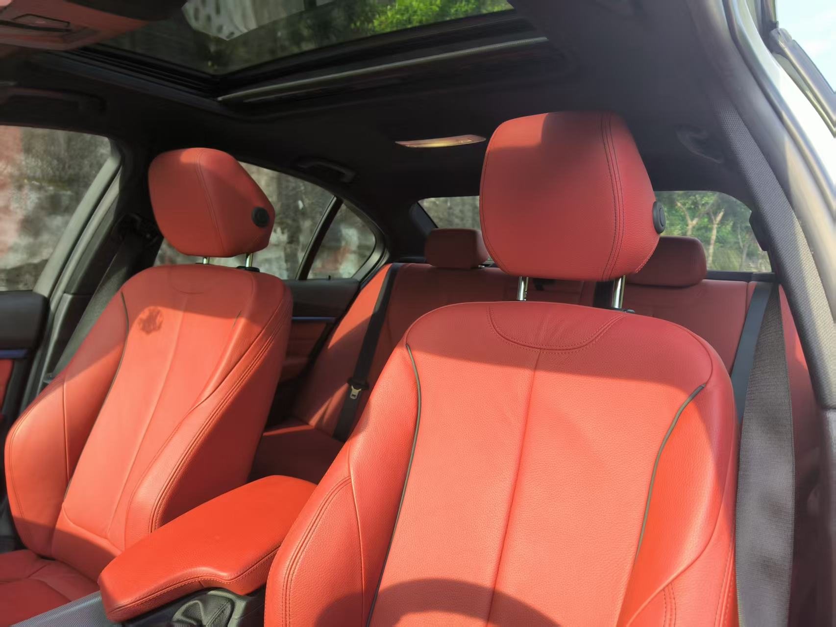 BMW 3 Series 2019 car image #6