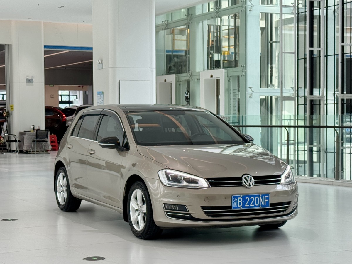Volkswagen Golf 2017 car image #3