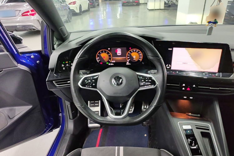 Volkswagen Golf 2022 car image #11