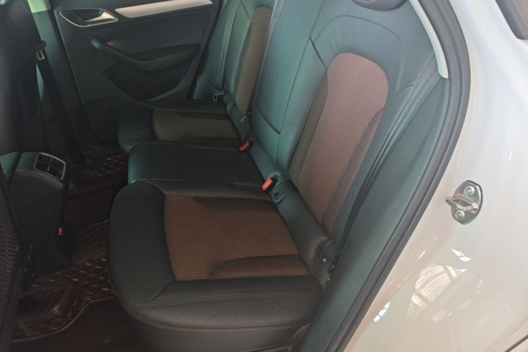 Audi Q3 2016 #17 Audi Q3 2016 car image #17