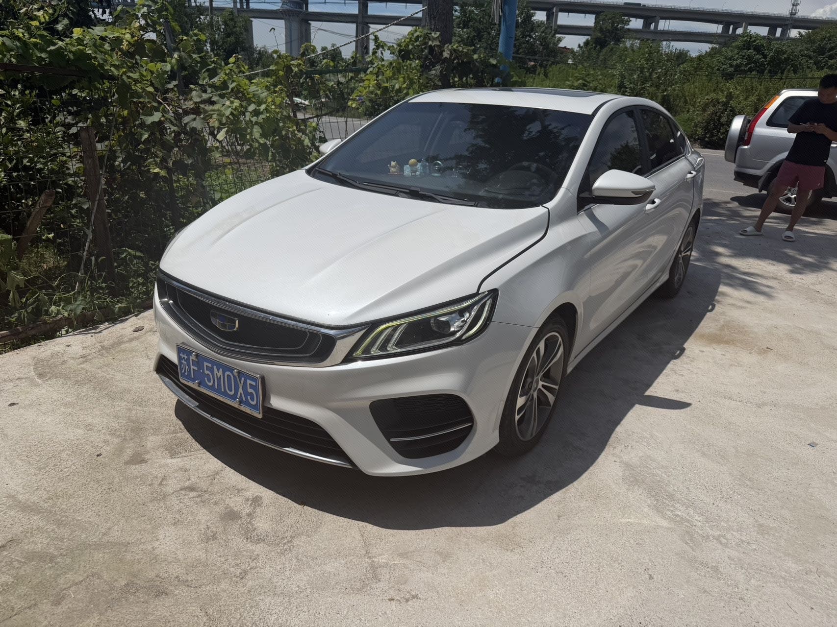 GEELY Binray 2019 car image 