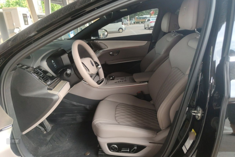 BYD Han 2025 car image #17