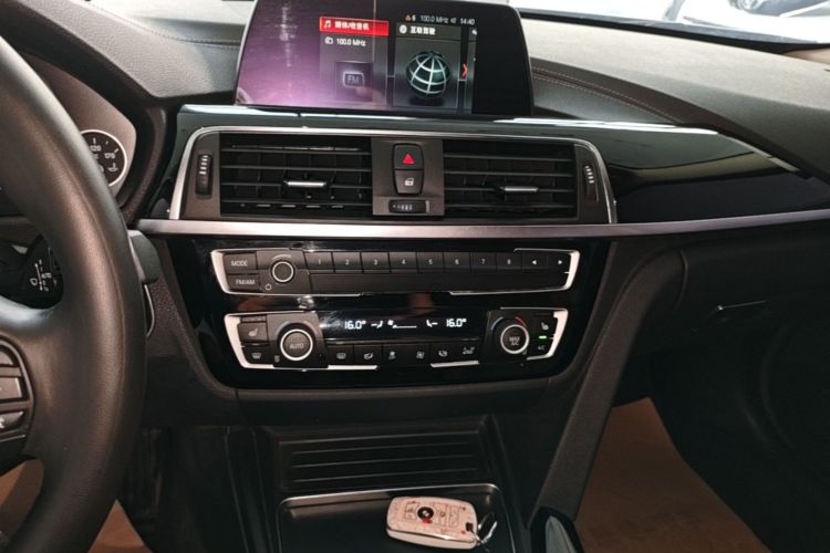 BMW 3 Series 2018 #17 BMW 3 Series 2018 car image #17