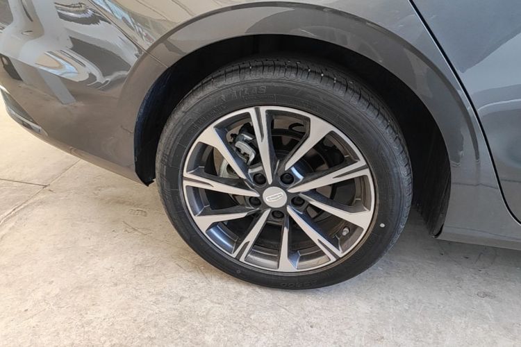 GEELY Emgrand 2024 car image #10