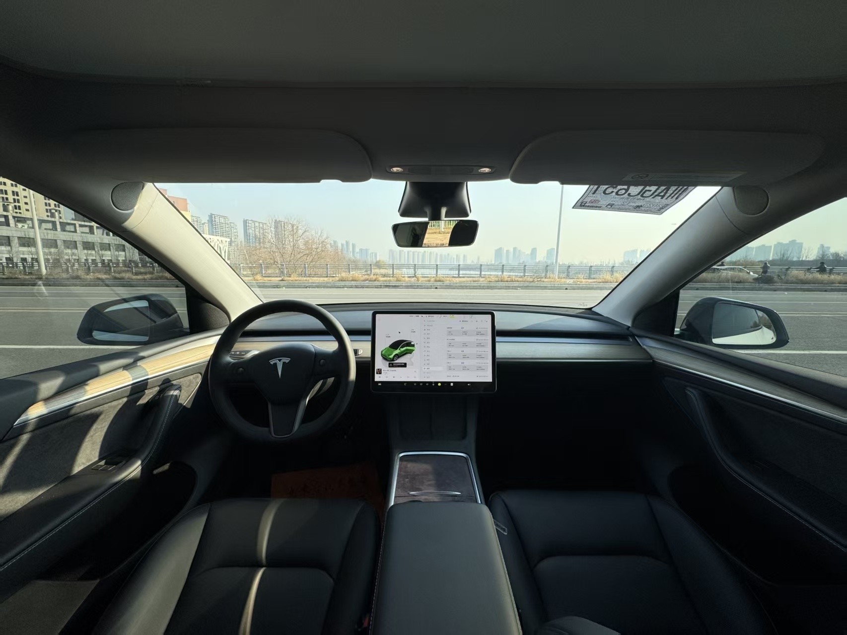 Tesla Model Y 2022 car image #3