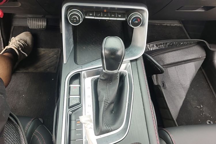 GEELY Binray 2020 imagem de carro #18