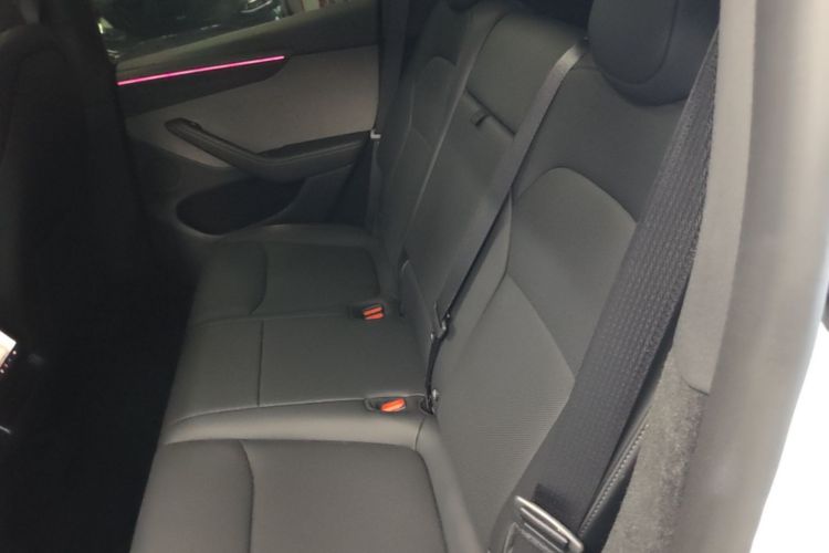 Tesla Model Y 2026 #17 Tesla Model Y 2026 car image #17