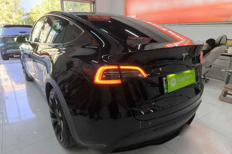 Tesla Model Y 2021 #5 Tesla Model Y 2021 car image #5