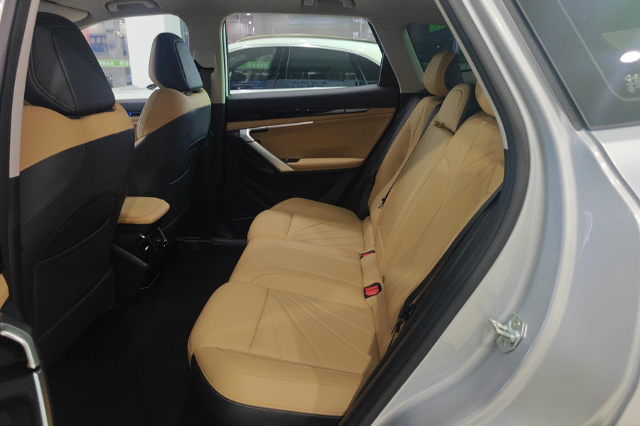 GEELY Boyue L 2024 car image #6