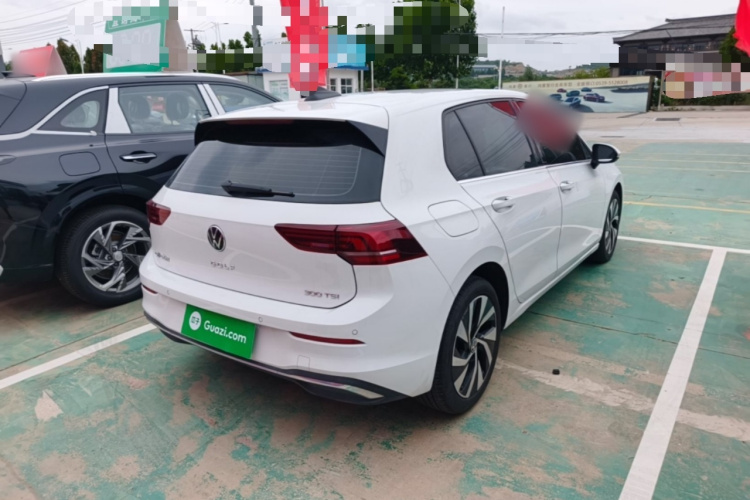 Volkswagen Golf 2025 car image #5
