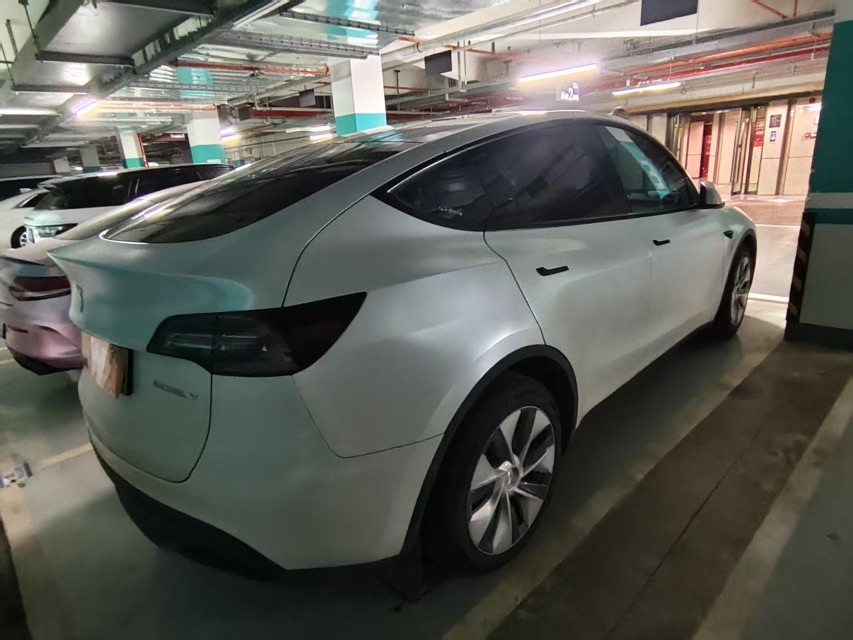 Tesla Model Y 2023 #7 Tesla Model Y 2023 immagine di auto #7