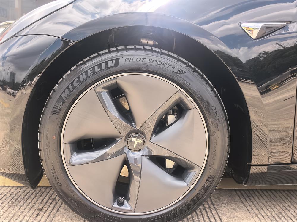 Tesla Model 3 2020 car image #9