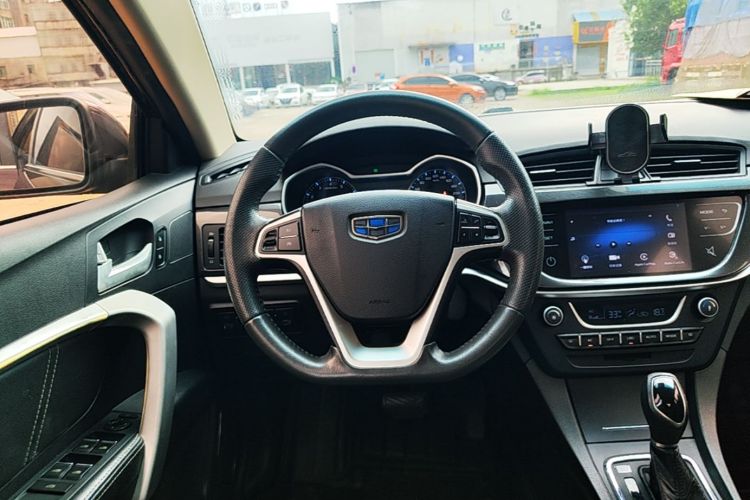 GEELY Emgrand 2017 car image #11