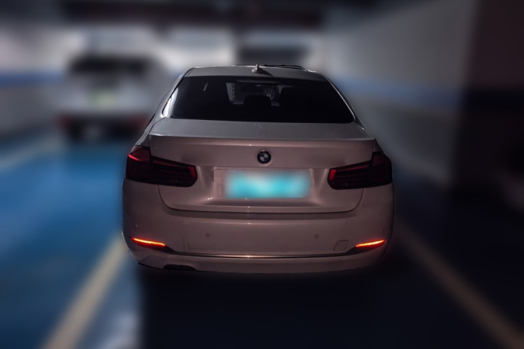 BMW 3 Series 2017 car image #6