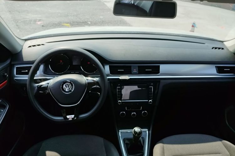 Volkswagen Bora 2017 car image #10