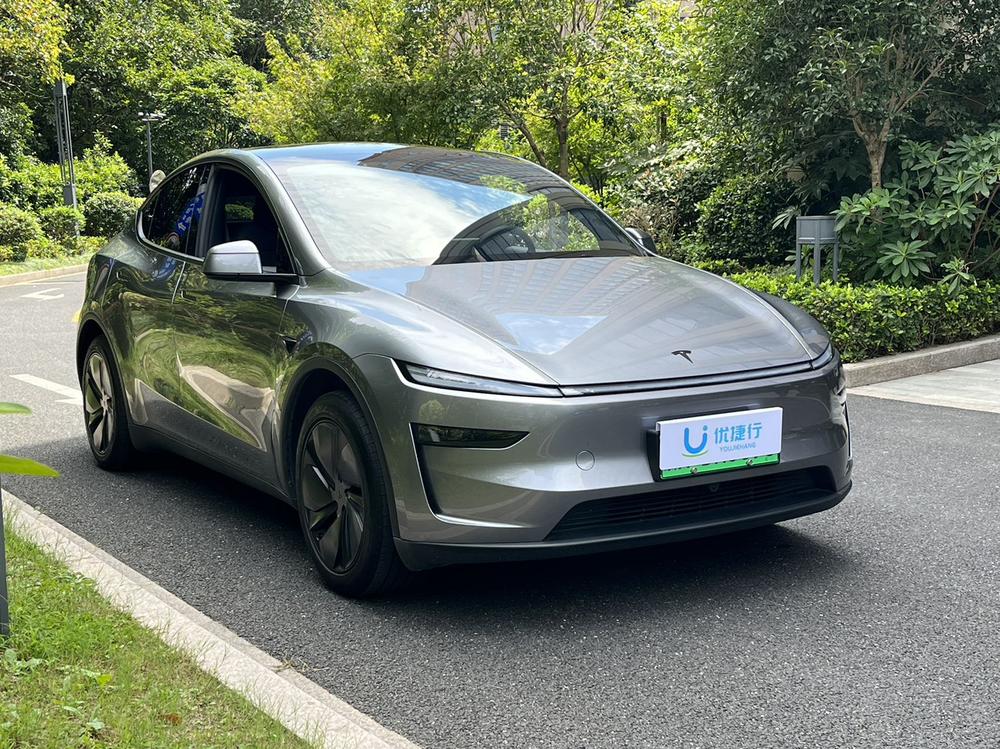 Tesla Model Y 2026 #3 Tesla Model Y 2026 car image #3