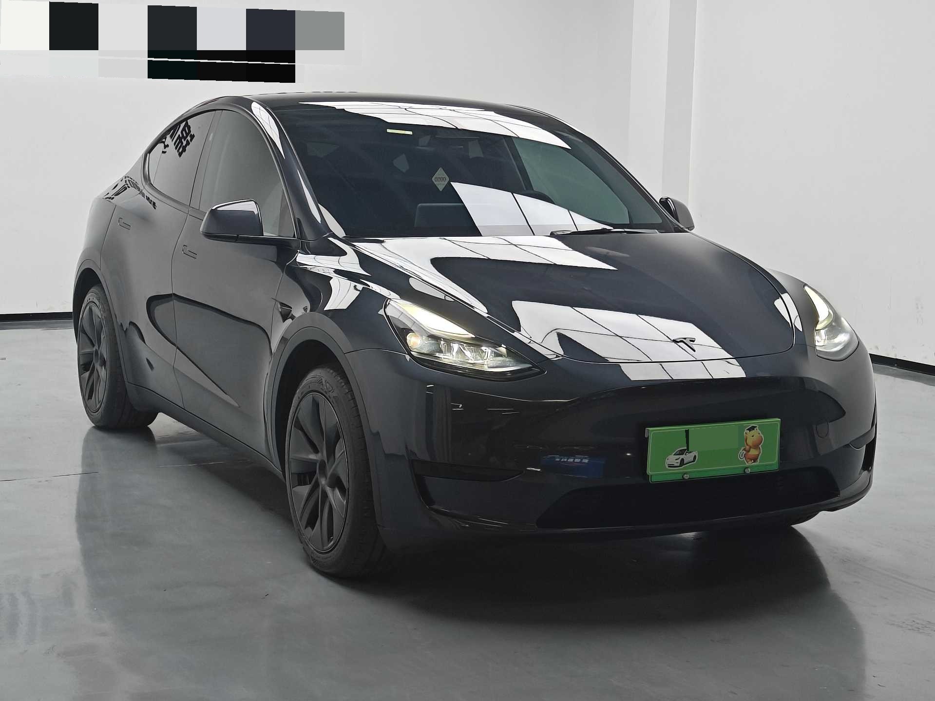 Tesla Model Y 2024 صورة سيارة #3