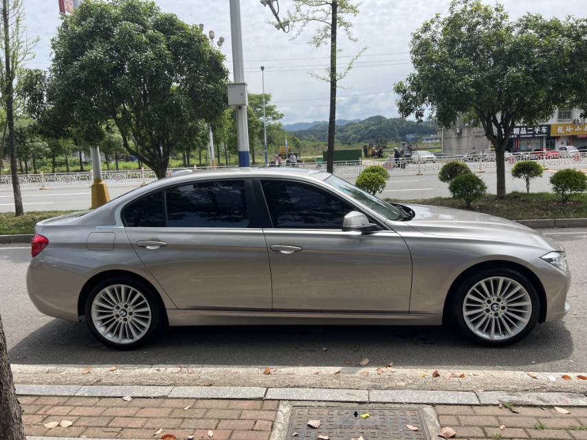 BMW 3 Series 2018 car image #3