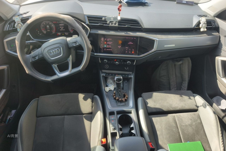 Audi Q3 2021 car image #11