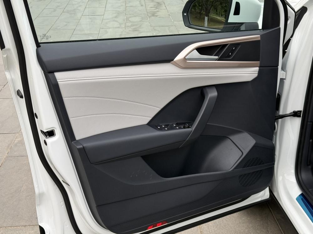 Volkswagen Tharu 2026 صورة سيارة #10