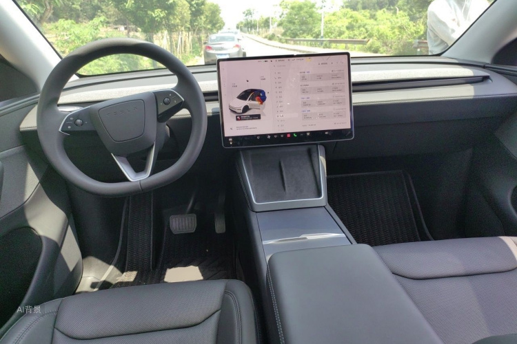 Tesla Model Y 2025 #11 Tesla Model Y 2025 car image #11