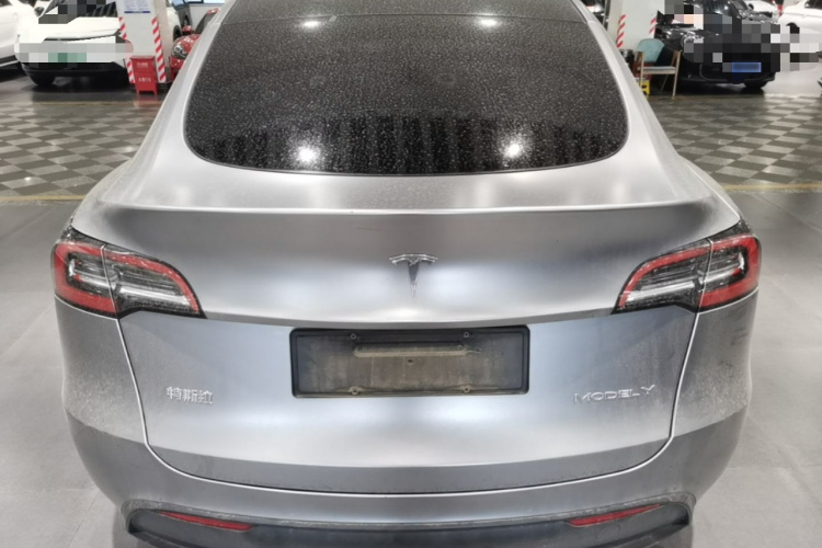 Tesla Model Y 2022 car image #4