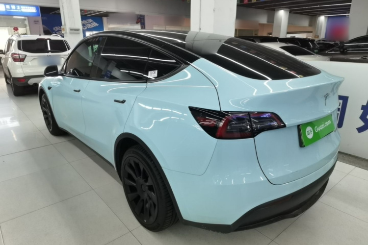 Tesla Model Y 2023 #5 Tesla Model Y 2023 car image #5