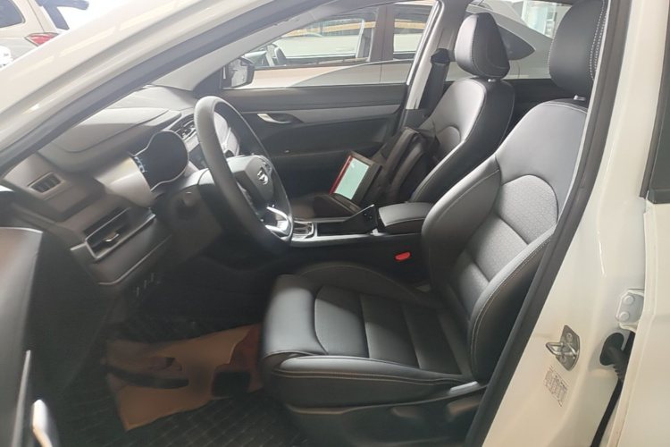 GEELY Emgrand 2021 car image #15
