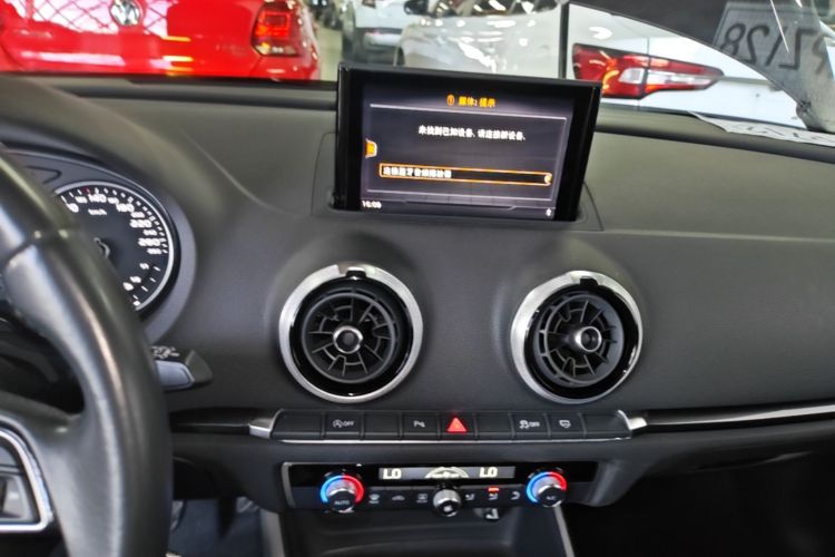 Audi A3 2019 car image #13