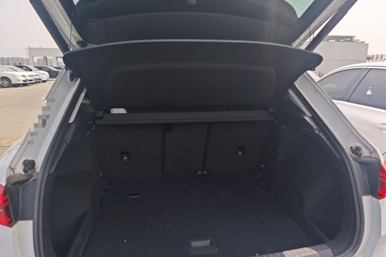 Audi Q3 2021 car image #19