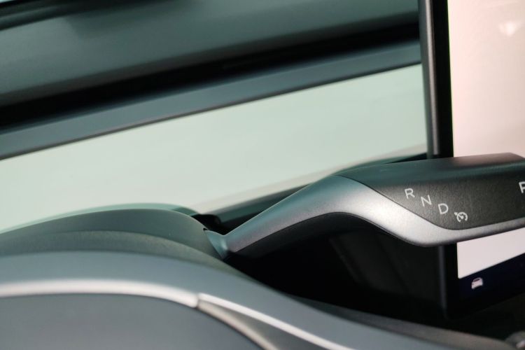 Tesla Model Y 2022 #14 Tesla Model Y 2022 car image #14