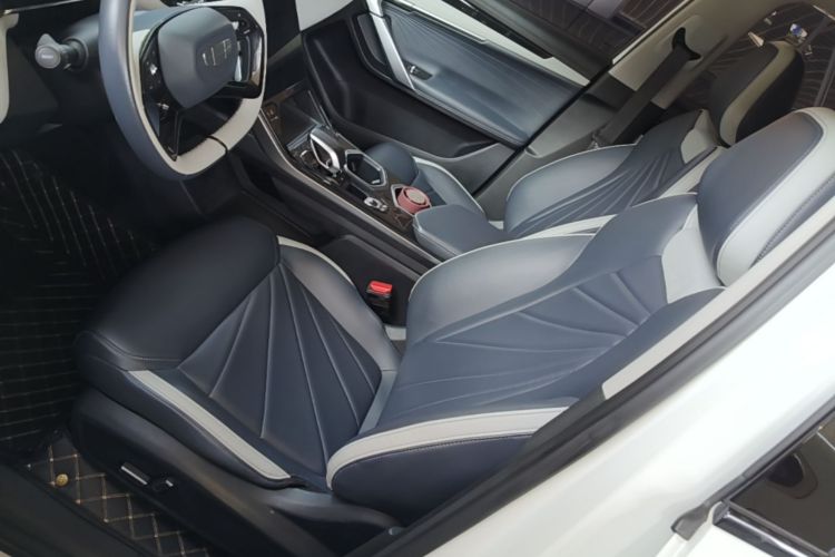 GEELY Boyue L 2023 изображение автомобиля #15