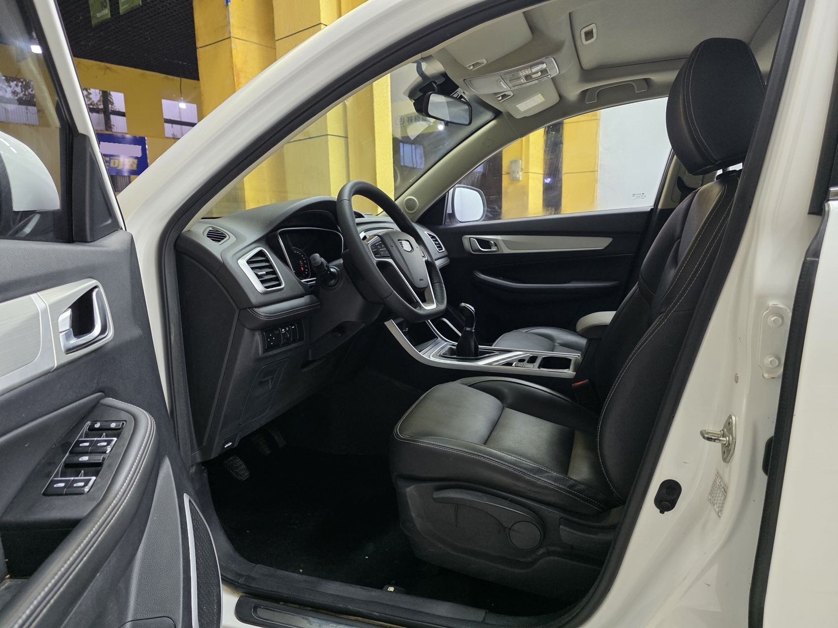 GEELY Vision X6 2019 car image #4