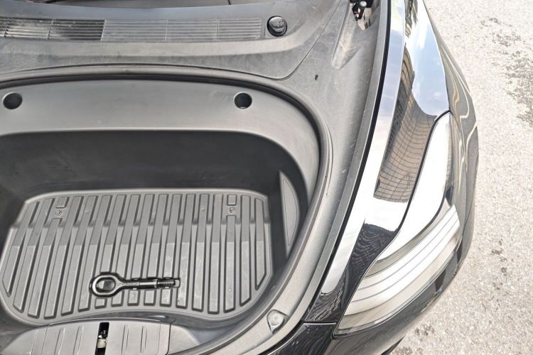 Tesla Model 3 2021 car image #29