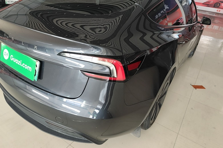 Tesla Model 3 2024 car image #8