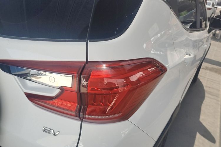 BYD Yuan New Energy 2019 #8 BYD Yuan New Energy 2019 car image #8
